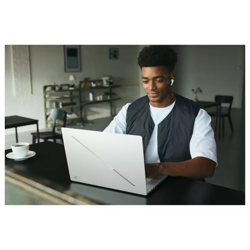 ASUS ROG Zephyrus G16 GU606AR-TB011W žaidimų nešiojamasis kompiuteris, 16 colių, Intel Core Ultra 9 386H, 32GB RAM, 1TB SSD, NVIDIA GeForce RTX 5070 Ti, Windows 11 Home