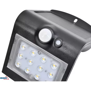 BEMKO TRINGO saulės energija maitinamas LED prožektorius 1.5W 220lm 4000K IP65 juodas su PIR jutikliu C83-SOT-001BL-PIR
