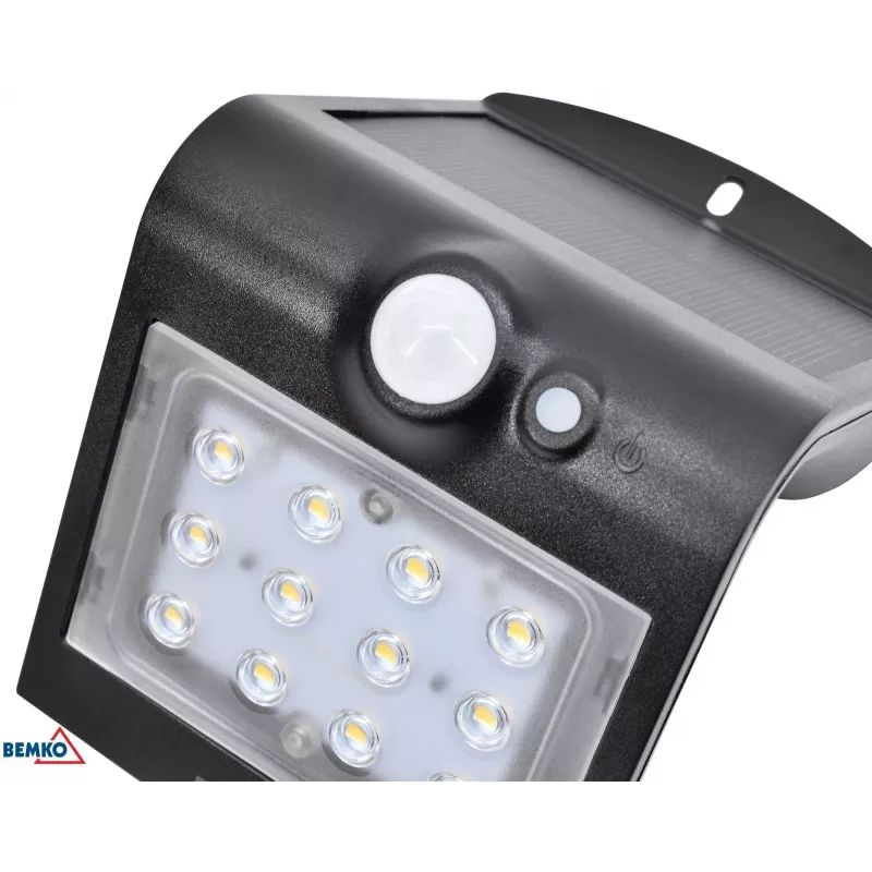 BEMKO TRINGO saulės energija maitinamas LED prožektorius 1.5W 220lm 4000K IP65 juodas su PIR jutikliu C83-SOT-001BL-PIR