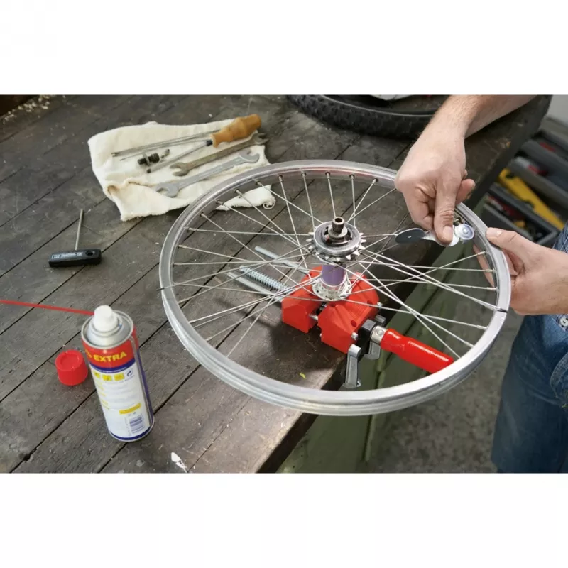 BESSEY S10-ST Mini Vice S 10 varžtinis spaustuvas, raudonas, 100 mm suspaudimo plotis, 50 mm gerklės gylis, su 2 staliniais spaustukais