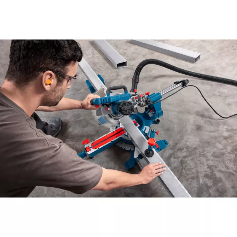 Bosch Professional GCM305-216S kampinis pjūklas (0601B61000)