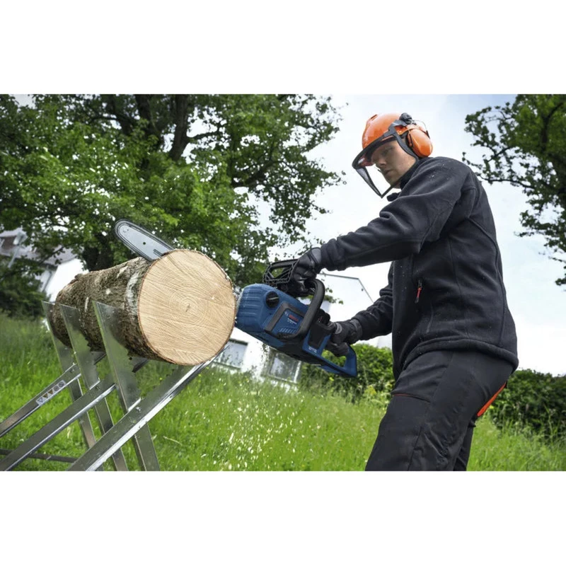 BOSCH Professional GKE 18V-40 belaidis grandininis pjūklas, 18 V, 5,5 Ah Li-Ion akumuliatorius, mėlynas