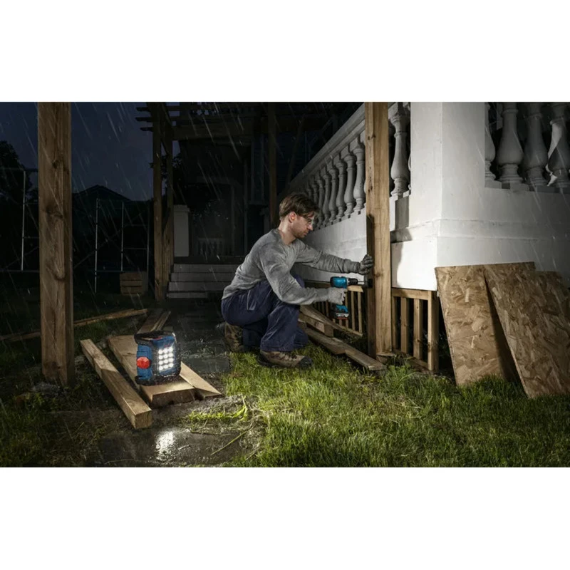 Bosch Professional GLI 18V-1500 belaidis darbinis žibintas (mėlynas/juodas, be akumuliatoriaus)