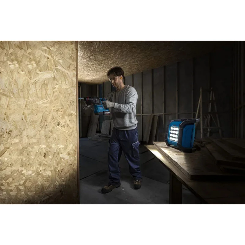 Bosch Professional GLI 18V-1500 belaidis darbinis žibintas (mėlynas/juodas, be akumuliatoriaus)
