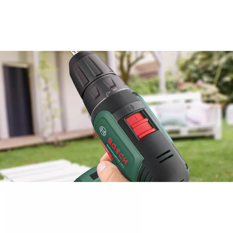 BOSCH UniversalImpact 18V belaidis smūginis gręžtuvas (žalia/juoda, 2×1,5 Ah ličio jonų, 241 dalies rinkinys)