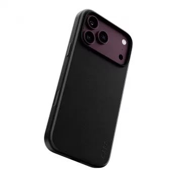 CARE by PanzerGlass Solo vegano odos dėklas su MagSafe, skirtas iPhone 17 Pro Max - juodas