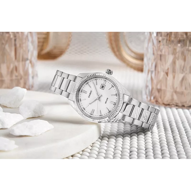 CASIO LTP1302PD7A1V Unisex Analoginis Kvarcinis Laikrodis, Sidabrinis Nerūdijantis Plienas, 34.5 x 30.2 x 8,7 mm