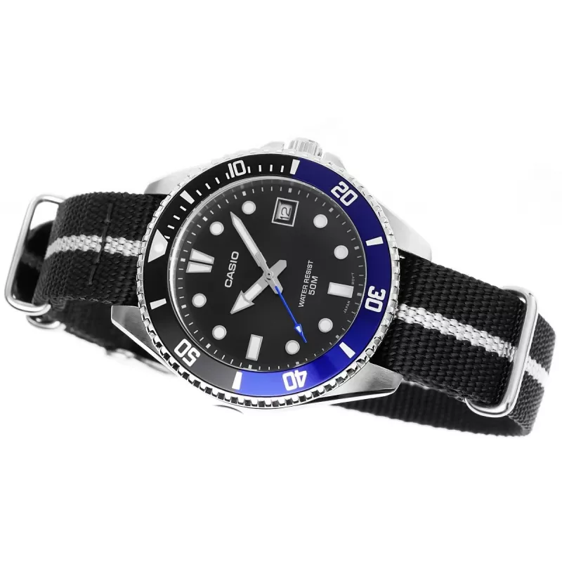 Casio MDV-10C-1A2VEF Vyriškas nardymo laikrodis, juodas, nerūdijantis plienas, derva