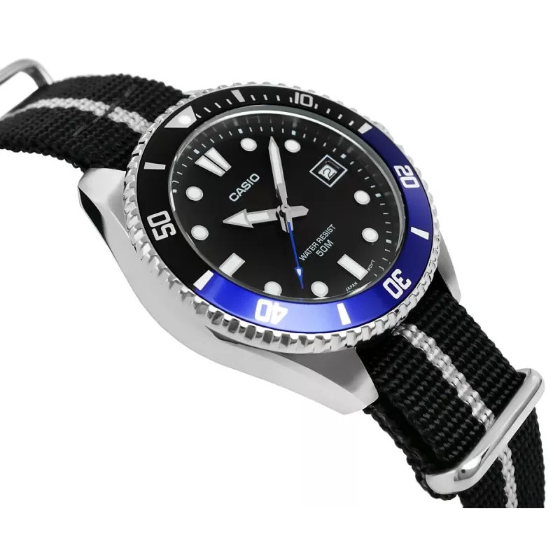 Casio MDV-10C-1A2VEF Vyriškas nardymo laikrodis, juodas, nerūdijantis plienas, derva