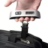 ELDOM WB10 Skaitmeninės bagažo svarstyklės 50 kg su apšviestu LCD ekranu, nerūdijančio plieno kabliu, tare ir hold funkcijomis