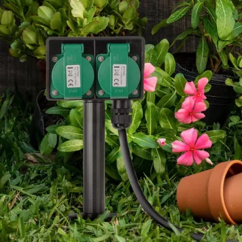 Entac lauko kištukinis lizdas su įžeminimo smaigu IP44 2-jų vietų 5m