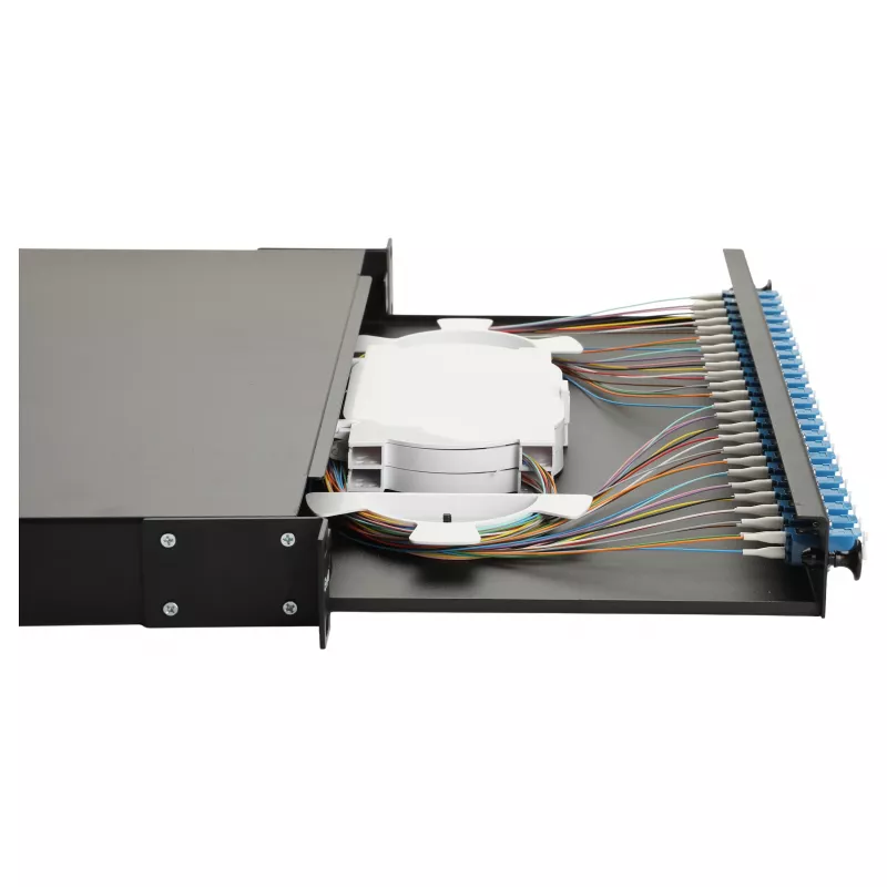 Equip 24 prievadų optinio pluošto sujungimo dėžė, LC Duplex, OS2, 1U, su įranga, juoda