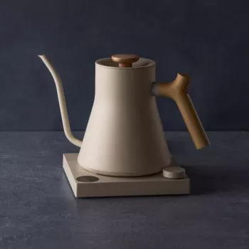 Fellow Stagg EKG PRO 900 ml elektrinis virdulys pour-over kavai, sezamų smėlio spalvos su medine rankena