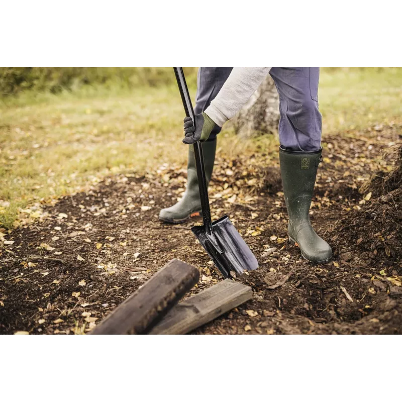 FISKARS SOLID+ XL Sharp Spade su ilgu plieniniu kotu, boro plieno ašmenimis, D formos rankena, 1250 mm