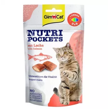 GimCat Nutri Pockets su lašiša 60 g – traškūs skanėstai katėms su kreminiu lašišos įdaru