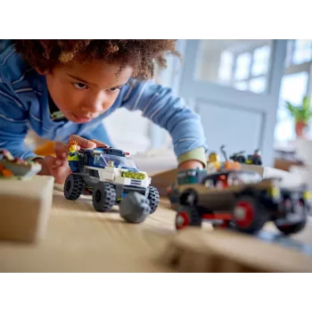 LEGO City 60449 - Policijos visureigis persekioja nusikaltėlį