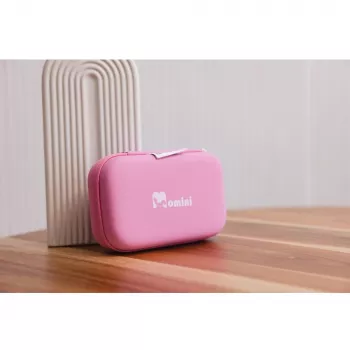 MOMINI Baby Care Kit Pinky – 10 dalių naujagimio priežiūros rinkinys su kelioniniu dėklu