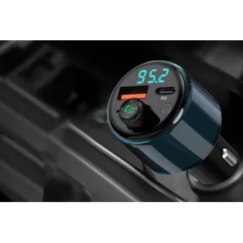 NAVITEL BHF05 MAX Daugiafunkcinis FM siųstuvas su Bluetooth 5.0, USB jungtimi, laisvų rankų įranga, LED ekranu, QC3.0 greituoju įkrovimu