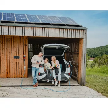 NRGkick Mobile Wallbox 16A 7,5m Pure for PV Charging (White, 11 kW, 7.5 Meter Cable, WLAN + Bluetooth)