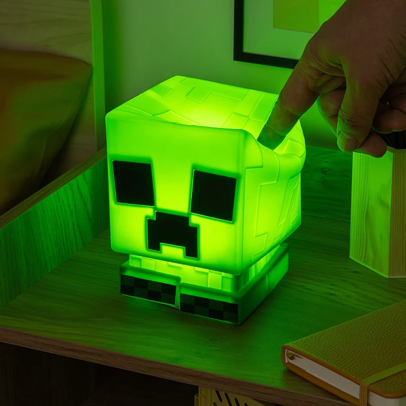 Paladone Minecraft Creeper SquishyGlo silikoninis šviestuvas su įkraunama baterija – žalia LED naktinė lemputė su 3 ryškumo lygiais ir Micro USB įkrovimu