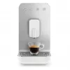 SMEG BCC11WHMEU Pilnai automatinis kavos aparatas su garų pūtikliu, 19 barų, 1,4 l, baltas