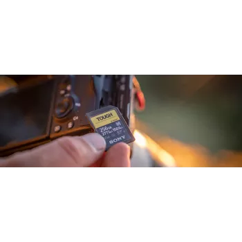 Sony SF-M256T TOUGH UHS-II SDXC atminties kortelė 256GB V60 U3 277MB/s skaitymas 150MB/s rašymas, atspari vandeniui, dulkėms, smūgiams
