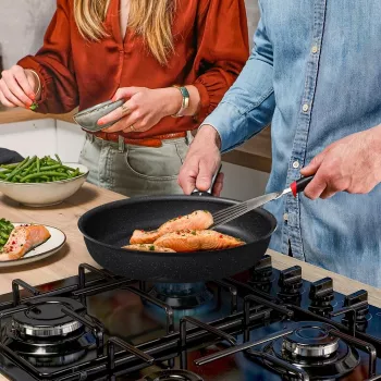 Tefal Expertise Plus 20 cm keptuvė su Titanium Excellence nepridegančia danga ir Thermo-Spot indikatoriumi