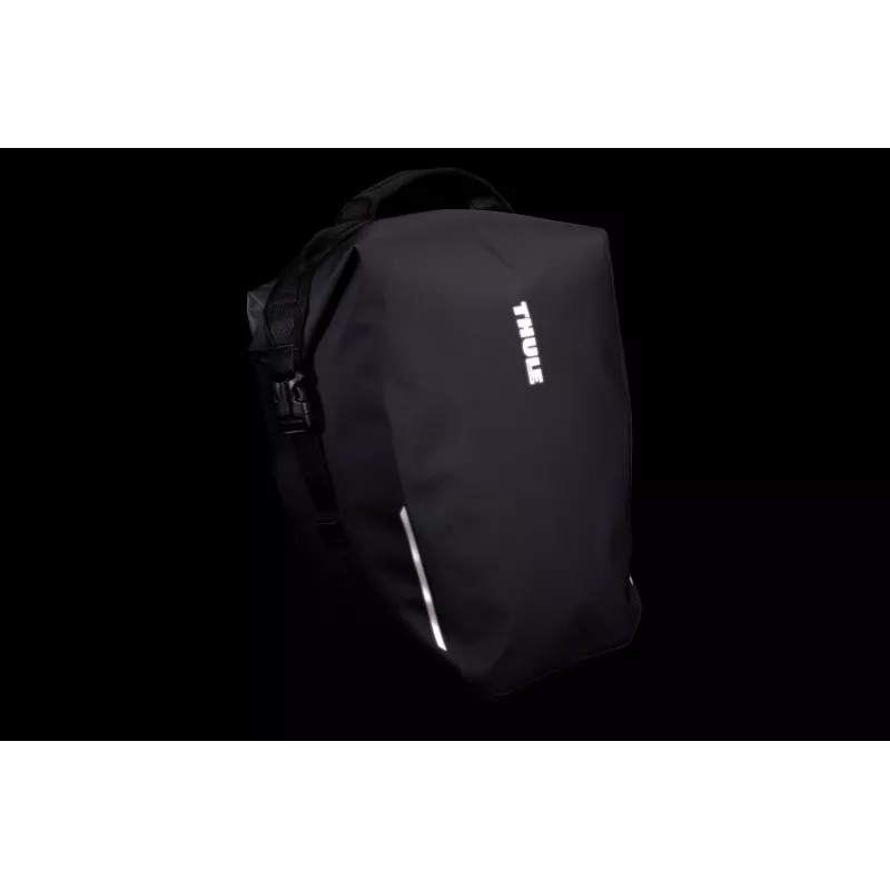 Thule 5476 Shield Pannier 22L su InLock, juoda | Kur.lt