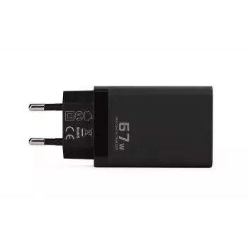 Voltage GaN Charger 67W sieninis įkroviklis, PD 3.0 / QC 3.0, 2x USB-C ir 1x USB-A, EU kištukas, juodas | Kur.lt